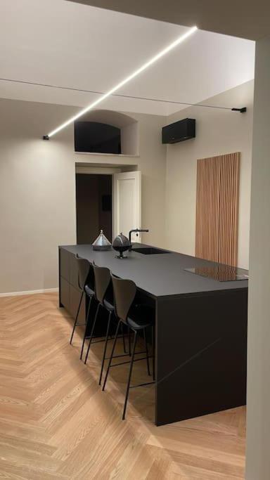 Meh Luxury Apartment City Centre Bari Exterior photo